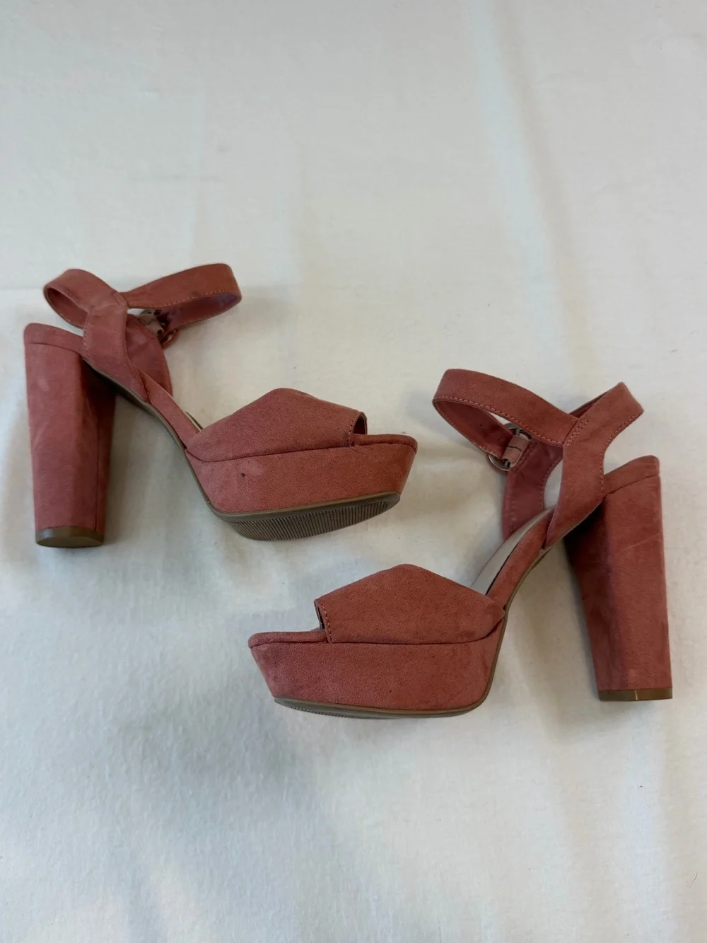 Women’s Suede Open-Toe Platform Sandals in Dusty Rose size 8
